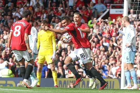 HLV Ten Hag: "Bản lĩnh đã giúp Man Utd ngược dòng giành chiến thắng"