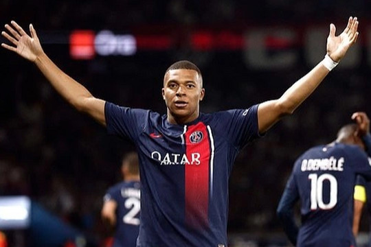 Mbappe lập cú đúp giúp PSG đánh bại á quân Ligue 1