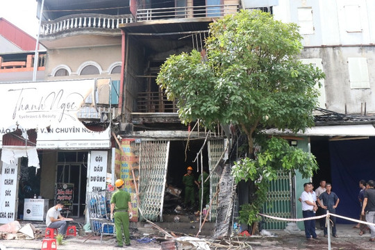 Cháy nhà 3 tầng ở Bắc Ninh, 2 bố con tử vong