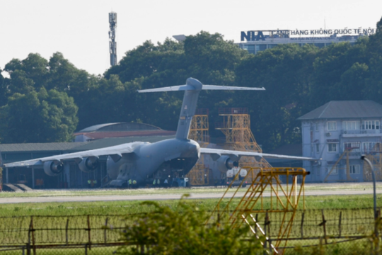 Siêu vận tải 'ngựa thồ' C-17 phục vụ đoàn ông Biden đến Hà Nội có gì đặc biệt?