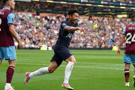Tottenham đại thắng nhờ Son Heung Min, Chelsea thua đội 'chiếu dưới'