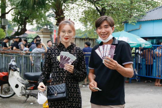 Người hâm mộ mua vé xem U23 Việt Nam thi đấu tại vòng loại U23 Châu Á 2024