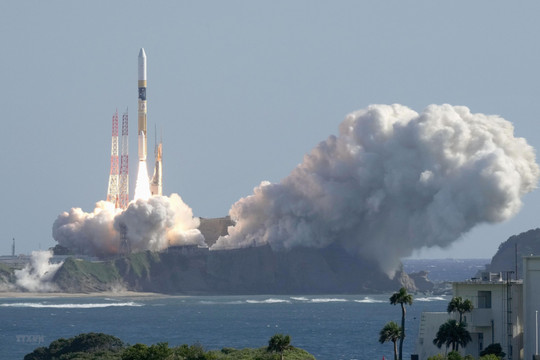 Nhật Bản phóng tên lửa mang Tàu đổ bộ thám hiểm Mặt Trăng