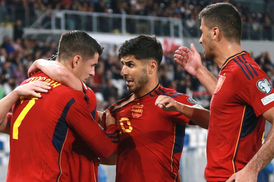 Tây Ban Nha thắng Georgia 7-1, Bồ Đào Nha đánh bại Slovakia