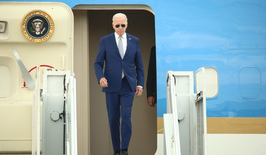 Tổng thống Mỹ Joe Biden đến Nội Bài, thăm cấp Nhà nước tới Việt Nam