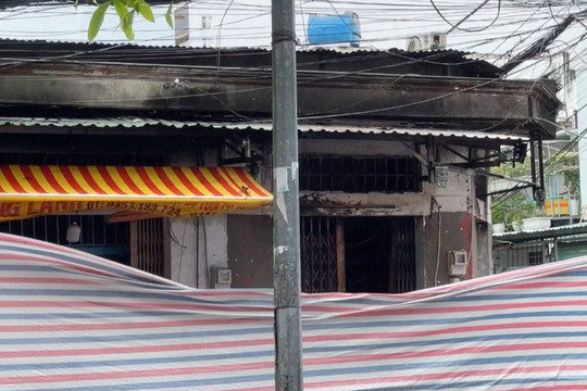 Nhân chứng bất lực kể lúc cháy nhà khiến 2 em bé tử vong ở TPHCM