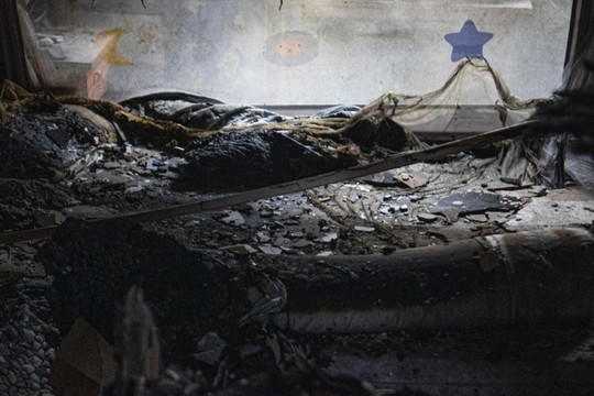 Đống tro tàn ám ảnh bên trong chung cư mini bị cháy ở Hà Nội