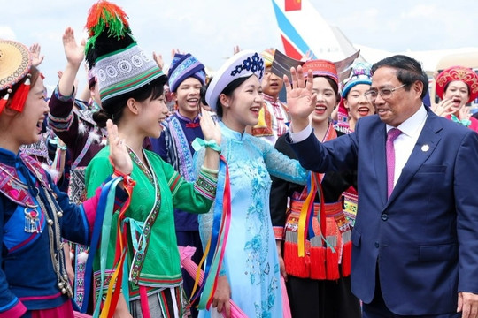 Thủ tướng đến Trung Quốc: Củng cố tin cậy chính trị và quan hệ song phương