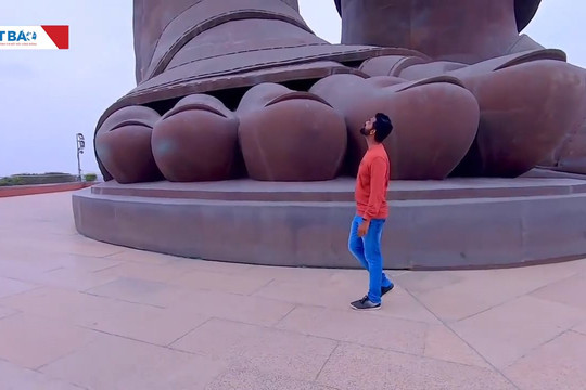 Khám phá bức tượng cao nhất thế giới