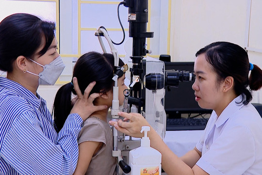 Số học sinh đau mắt đỏ ở Ninh Bình đang tăng