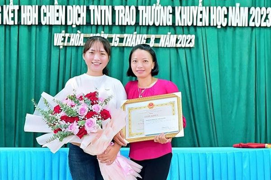 Bố bệnh nặng, mẹ làm lao công, nữ sinh tốt nghiệp thủ khoa Đại học Luật Hà Nội