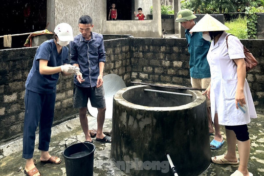 Sau mưa lũ, người dân vùng rốn lũ Nghệ An 'khát' nước sạch