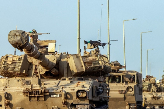 Israel điều động 100.000 quân gần Dải Gaza, bắt giữ thành viên cấp cao Hamas