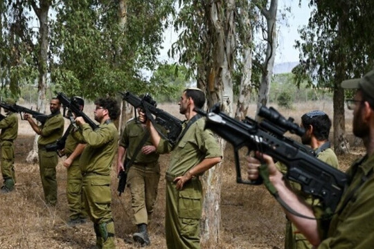 Israel huy động 300.000 quân dự bị, áp phong tỏa hoàn toàn Dải Gaza