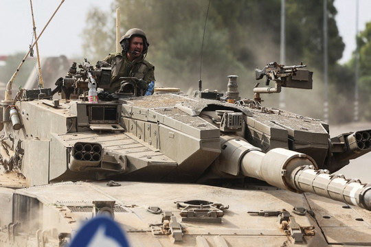 Israel tung 300.000 quân, "lên dây cót" tấn công toàn diện vào Gaza