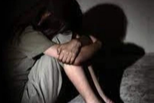 Hiệu trưởng trường THPT bị tố xâm hại nữ sinh 15 tuổi