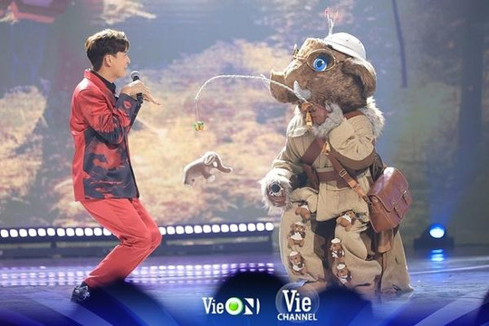 'Ca sĩ mặt nạ' tập 10: Voi Bản Đôn kết hợp 'hiện tượng' Rap Việt, Trấn Thành tuyên bố một điều