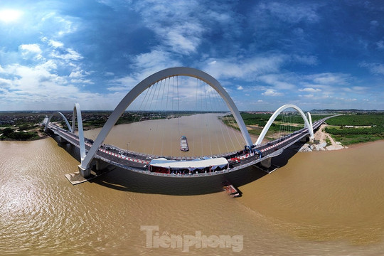 Độc lạ cầu vòm thép cao nhất Việt Nam vừa khánh thành
