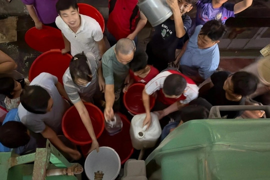 Hàng nghìn người dân bị cắt nước sạch: Hà Nội đưa ra giải pháp