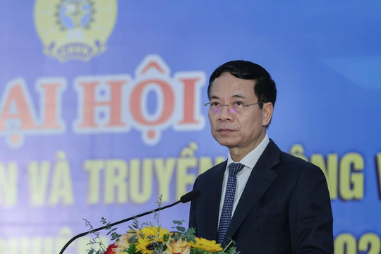 Bộ trưởng Nguyễn Mạnh Hùng nói về cách dùng AI cho người lao động