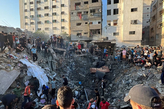 Israel tiếp tục không kích Gaza sau khi Hamas thả con tin