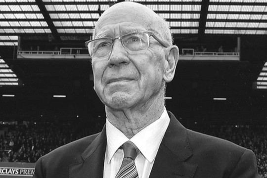 Huyền thoại Man Utd, Sir Bobby Charlton qua đời