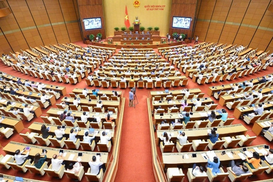 Quốc hội khai mạc kỳ họp cuối năm, lấy phiếu tín nhiệm 44 lãnh đạo