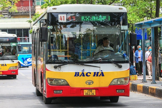 Ngân hàng rao bán 37 chiếc xe buýt từng quen thuộc với nhiều người Hà Nội