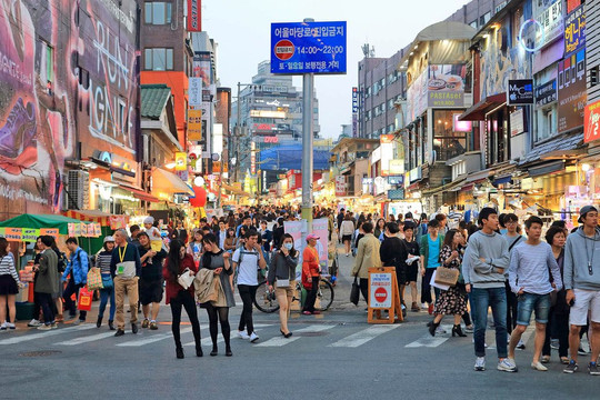 Hong Kong nới lỏng thị thực cho người Việt