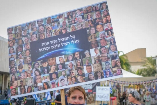 Nỗi lòng người mẹ Israel có con trai bị Hamas giam giữ