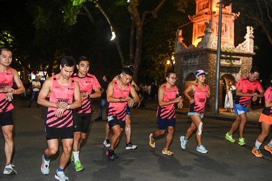 Quận Hoàn Kiếm đề nghị không tổ chức chạy đêm quanh hồ Gươm