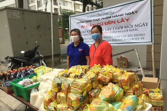 'Nếu khó khăn mỗi ngày cứ đến lấy một gói'