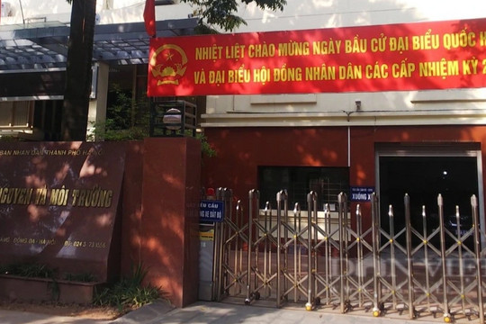Nhiều người dân Hà Nội bất ngờ được yêu cầu mang sổ đỏ đi tích hợp VNeID