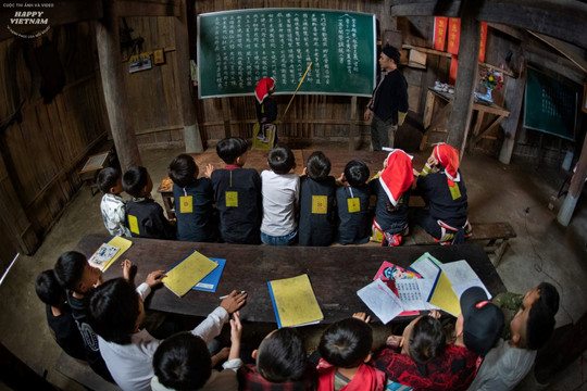 Truyền dạy chữ Nôm Dao nhằm bảo tồn di sản văn hóa phi vật thể thuộc loại hình tiếng nói, chữ viết
