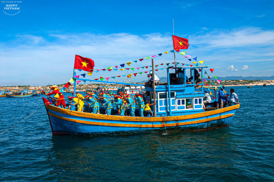 Lễ hội cầu Ngư, hoạt động tín ngưỡng giúp ngư dân yên tâm vươn khơi, giữ biển