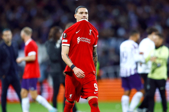 Liverpool thua sốc Toulouse ở Europa League