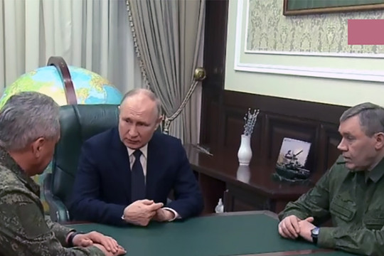 Ông Putin bất ngờ thăm trụ sở điều hành chiến dịch quân sự đặc biệt của Nga