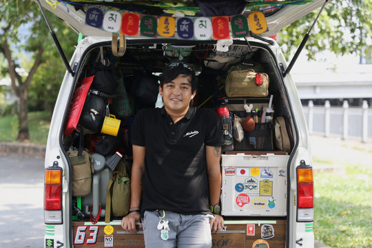 Chàng trai Việt mang gần 400 món đồ để phượt vòng quanh thế giới