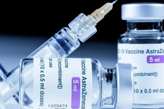 Vaccine Covid-19 AstraZeneca bị kiện: 'Ngòi nổ' từ cục máu đông