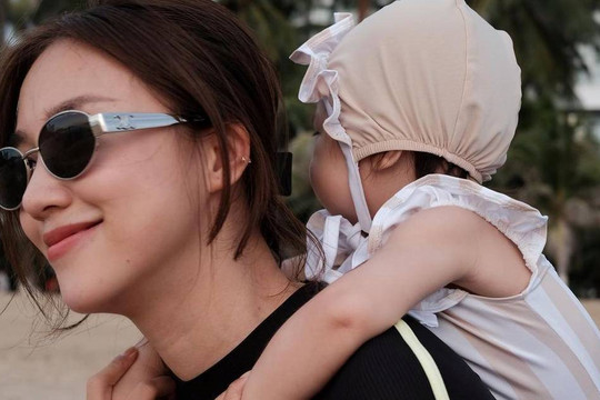 Hứa Kim Tuyền bắt tay cùng Pam - em bé hot nhất mạng xã hội