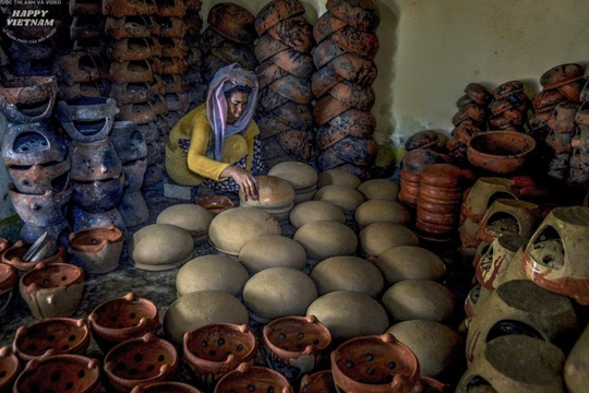 Độc đáo nghề gốm không bàn xoay tại Bình Thuận