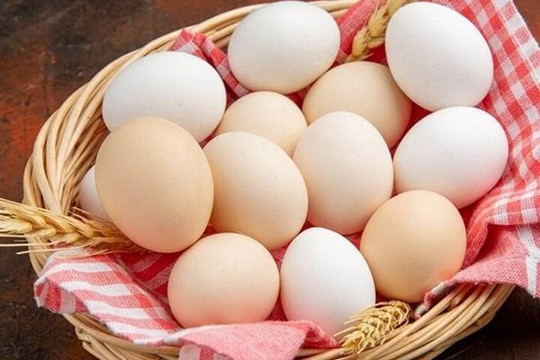 Cách nhận biết trứng để quá lâu