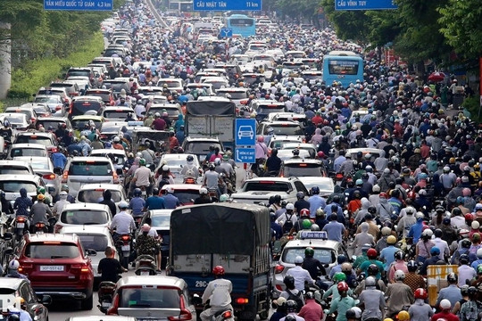Chuyên gia dự báo 3 kịch bản tăng dân số của Hà Nội