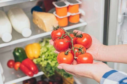 Những thực phẩm cho vào tủ lạnh sẽ mất chất hoặc sinh độc