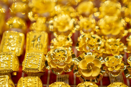 Giá vàng hôm nay 22/11/2023: Vàng SJC 'bốc đầu' tăng 600 nghìn/lượng