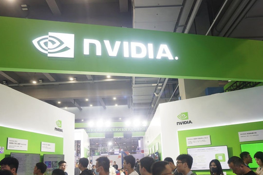 Doanh thu Nvidia tăng gấp ba lần nhờ bùng nổ chip AI
