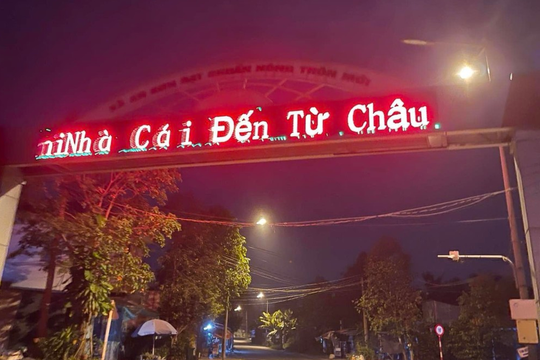 Công an điều tra vụ bảng điện tử cổng chào ở Bình Dương chạy chữ cá độ bóng đá