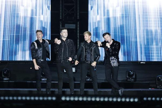 Show Westlife: Đẳng cấp sao quốc tế nhưng Ban Tổ chức nghiệp dư, tai tiếng?