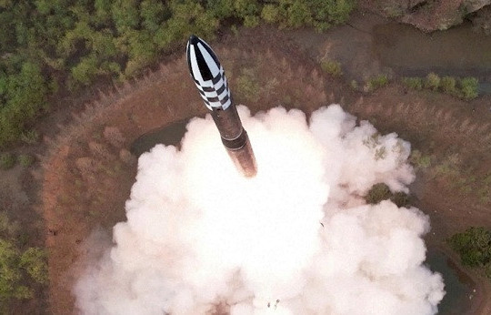 Triều Tiên phát triển vệ tinh và tên lửa tầm xa đến mức nào?