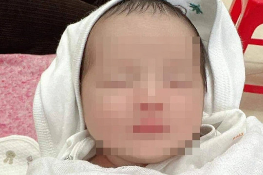 Chính quyền thông báo tìm người nhận nuôi bé gái sơ sinh bị bỏ rơi
